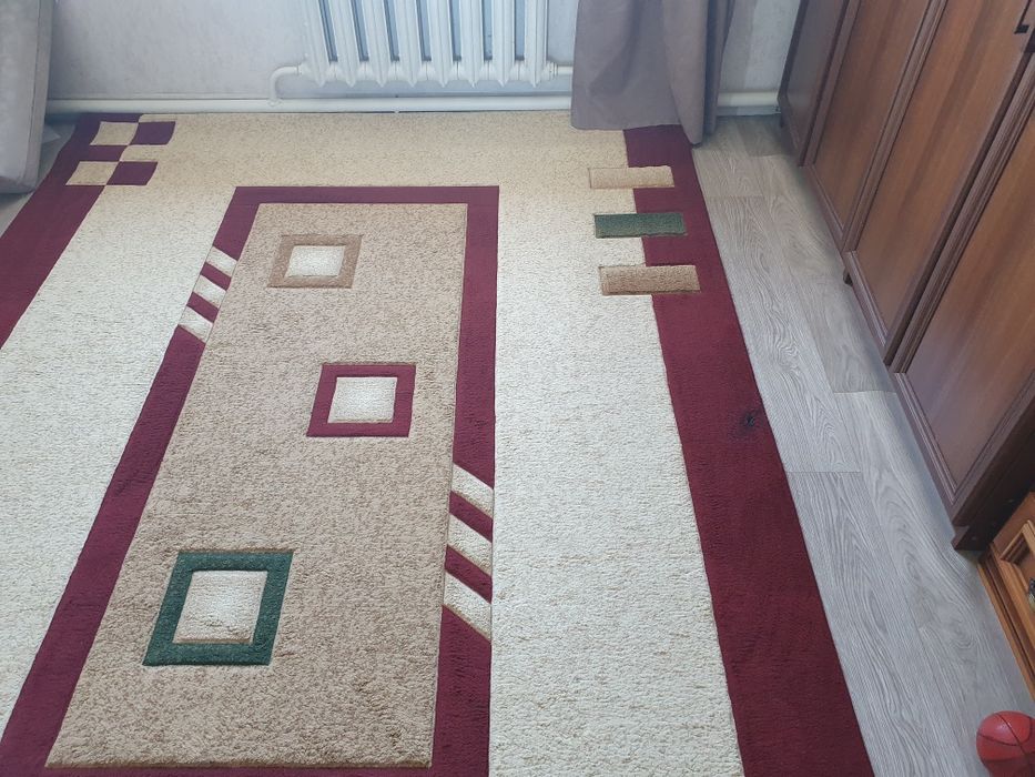 Продам ковёр 2×3