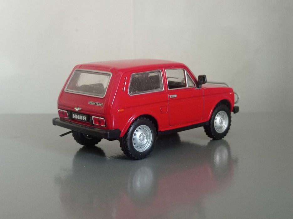 Коллекционная модель Нива ВАЗ 2121, масштаб 1:43