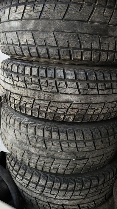 Продам всесезонные шины 225/65/17