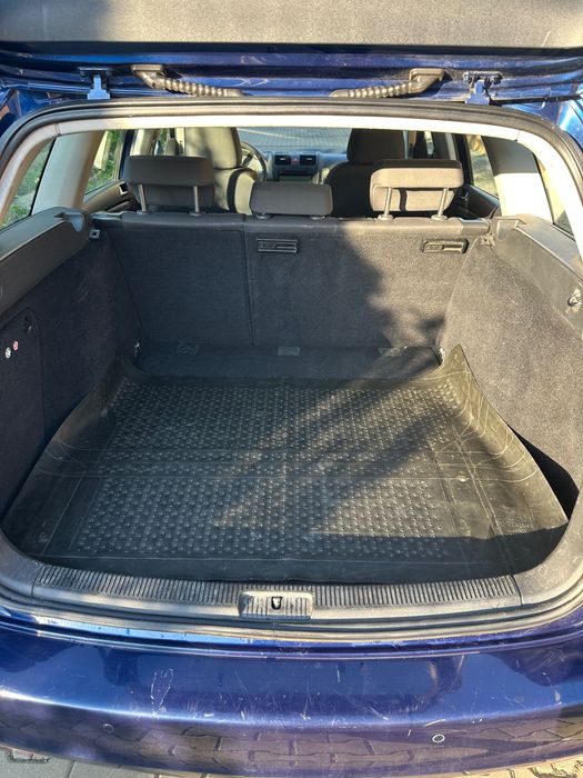 Vând auto WV Golf V , an FAB , 2009 , 1,9 D