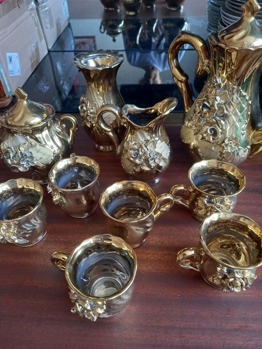 Продаю чайный сервиз