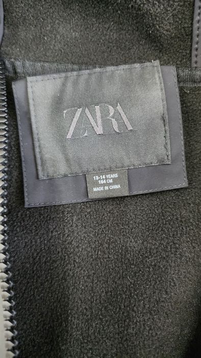 Продам ветровку Zara на мальчика