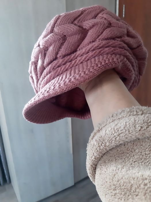 Новые шапки разные, берет