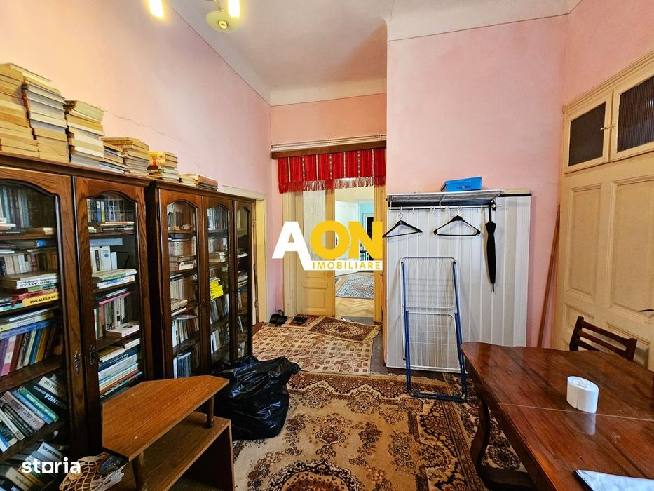 Casa 5 camere, 2 bai, 490 mp teren, Centru, pretabila pentru birouri