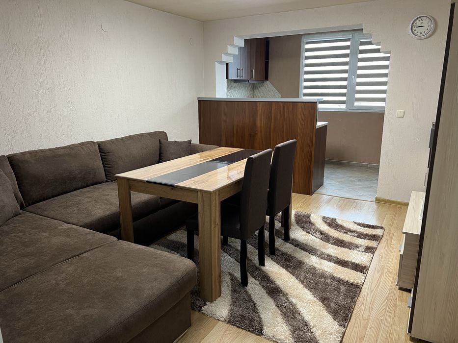 Дава се под наем Двустаен апартамент в Петрич - 55 кв.м за 260 € - Снимка #1