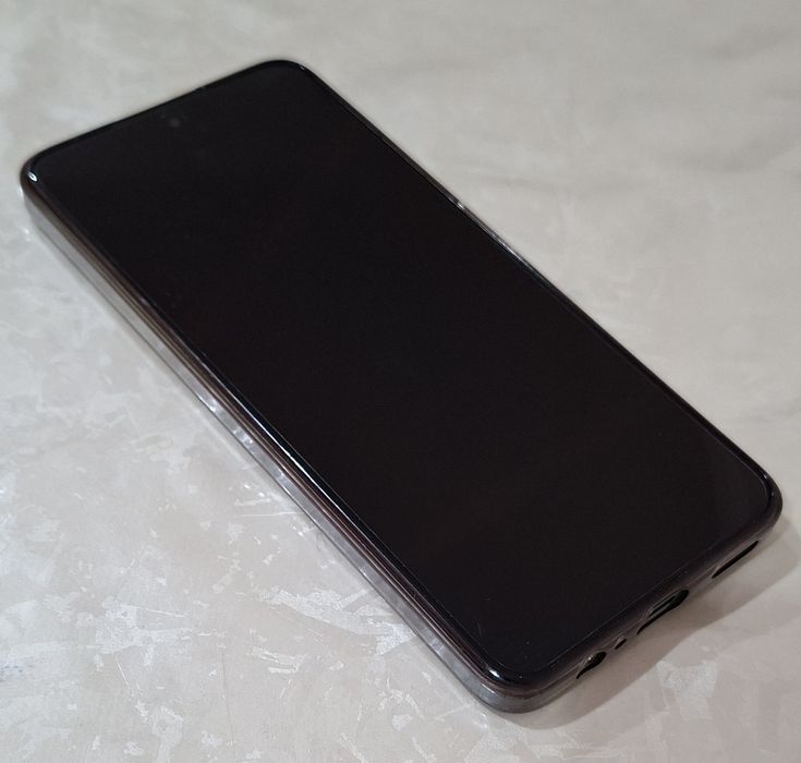 Продам смартфон телефон Honor X7c