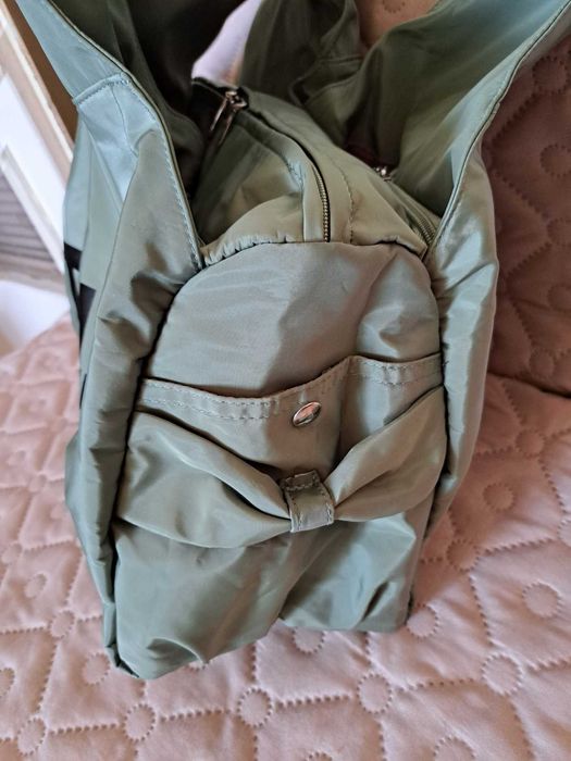 Дамска чанта – голяма,в  зелено, промазка, 100% непромокаема