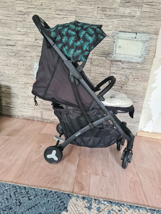 Продам детскую коляску с матрасом