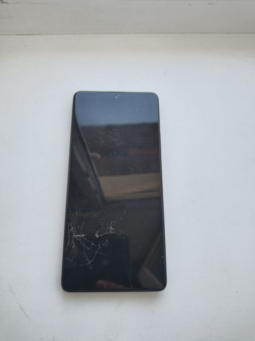 Poco F5 12+12/256 с треснутым экраном