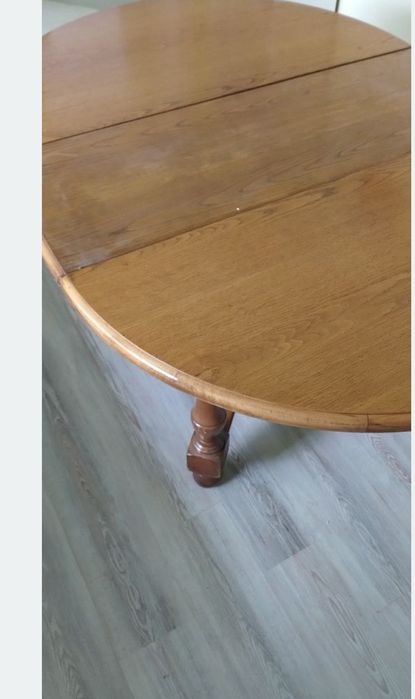 Masa rotundă lemn masiv