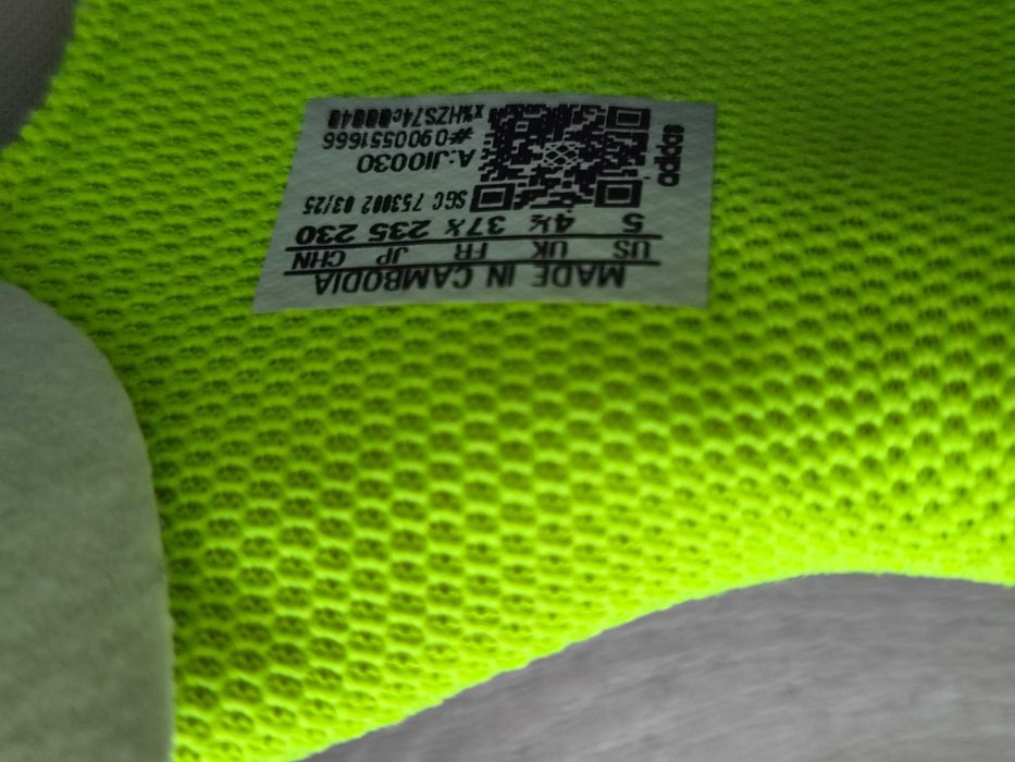 4 perechi  Adidas fotbal marimea 37 si 1/3, gazon si teren sintetic