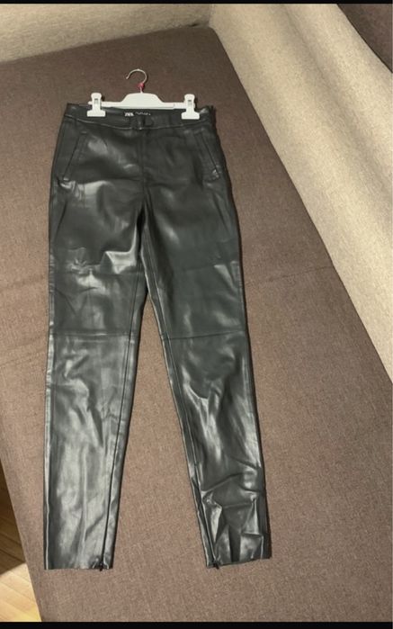 Pantalon cu talie inaltă