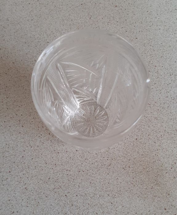 Продам хрустальные рюмки ( стопки) Советского производства.