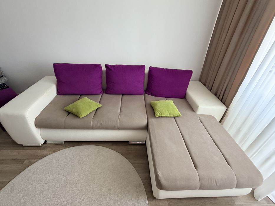 Canapea extensibila, 280 cm lungime + 2 taburete