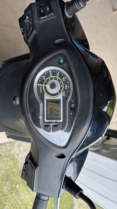 Scuter 125 cc Peugeot Tweet 125