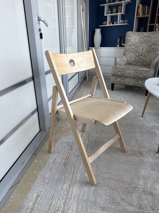 Продам деревянные стулья