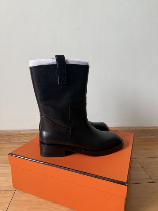 Продам демисезонные сапоги