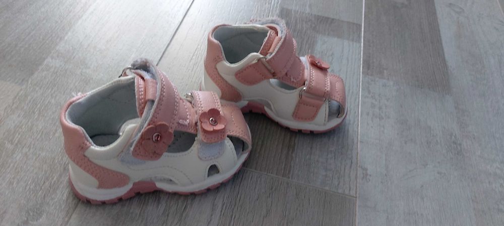 Сандали за момиче