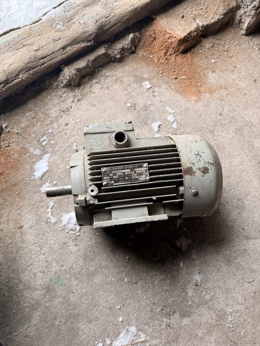 Продам асинхронный двигатель 1500 Вт