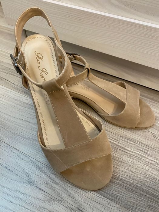 Дамски сандали на ток