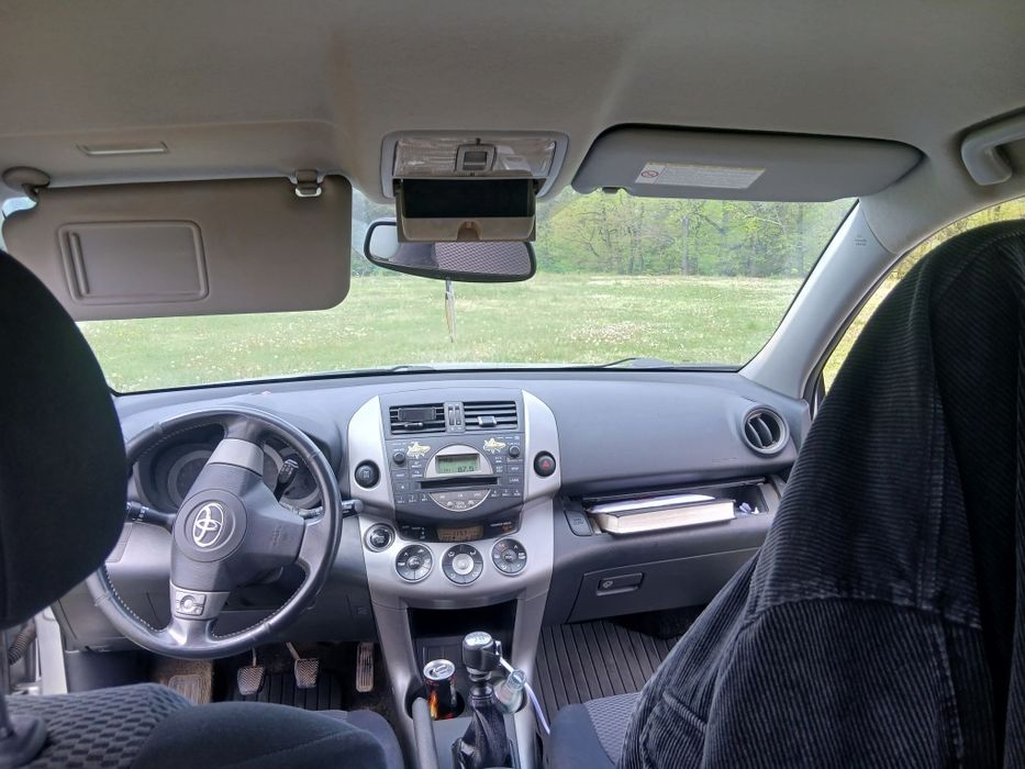 Vând toyota rav 4