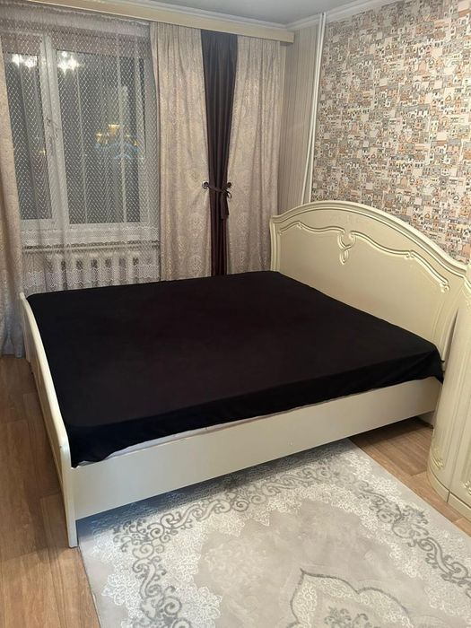 Продам спальный гарнитур