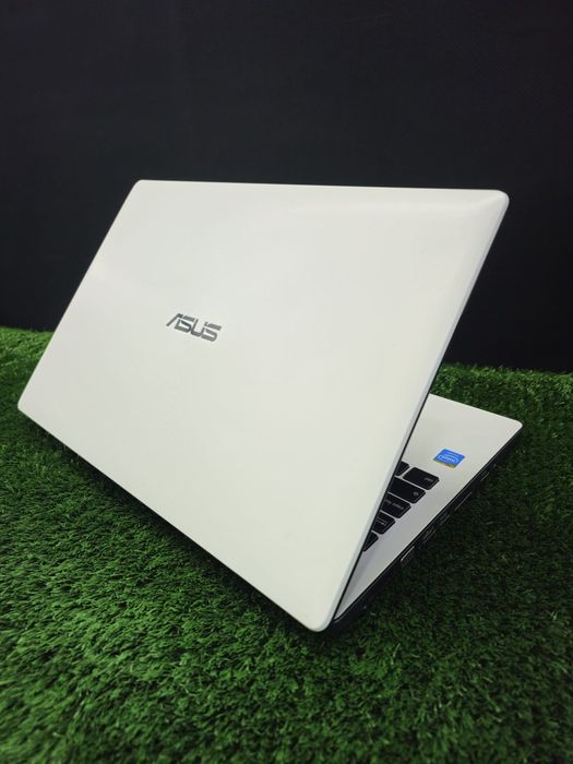 nootbuk kafolati bilan narxini telefonda kellishamiz