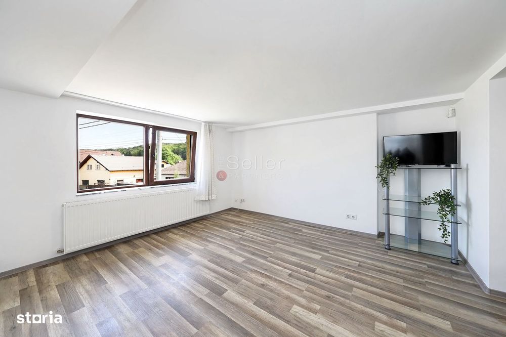 Casa renovata 2024 cu 2 apartamente