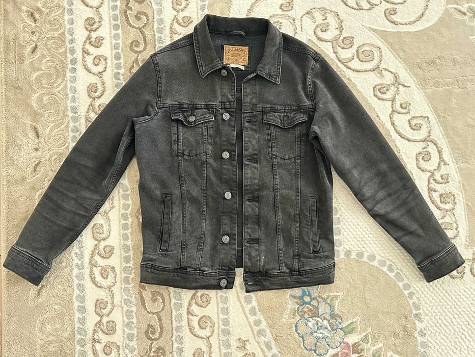 Продам черный джинсовка от pull and bear