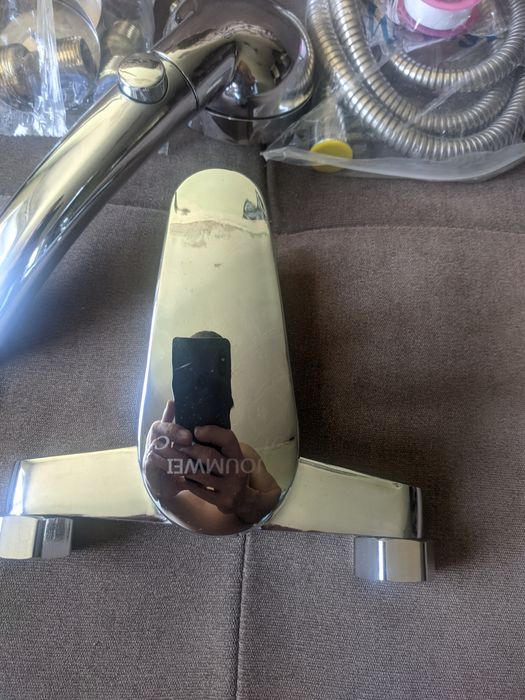 Смеситель в вану