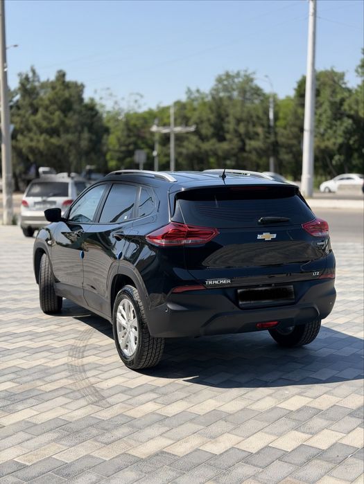 Tracker 2023 Qora LTZ Avtomat