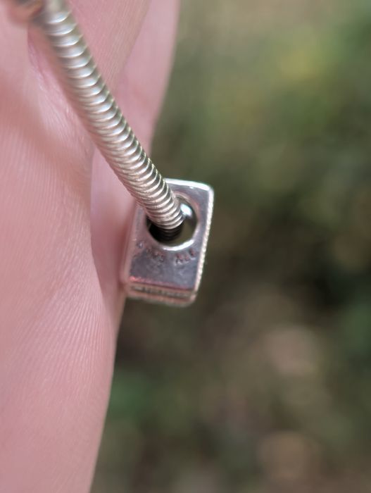 Veche bratara din argint de 925 cu lant tip clasic si sistem de inchidere in forma de inima, cu un charm pandantiv cu litera M, Pandora, ALE
