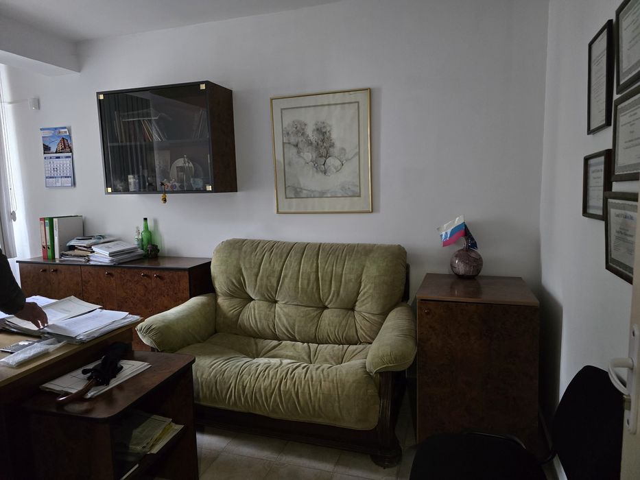 Дава се под наем Офис в Стара Загора, Център - 109 кв.м за 357 € - Снимка #10