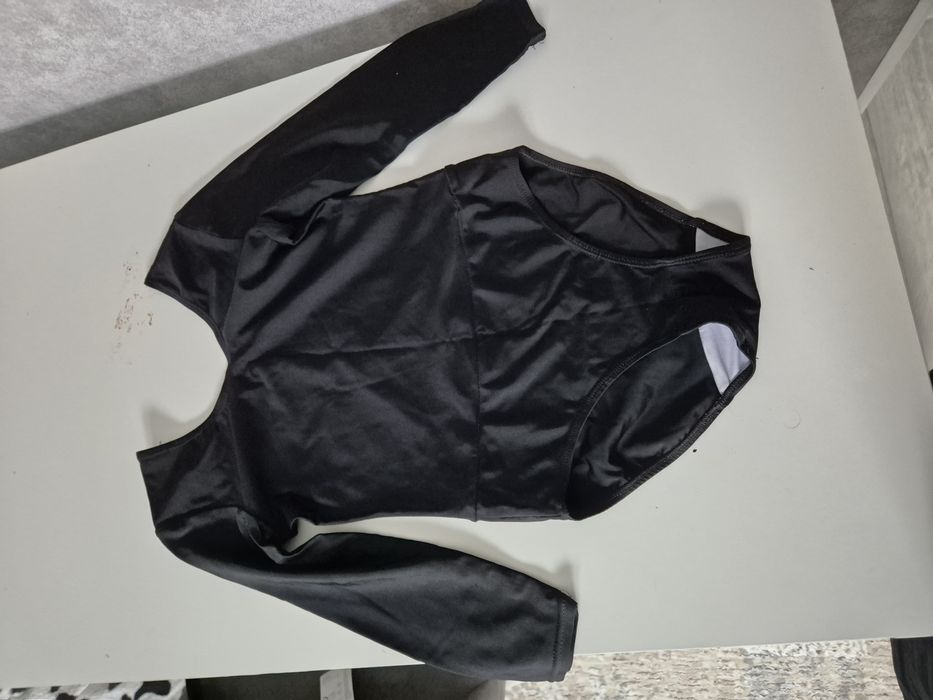 Продам гимнастический купальник.