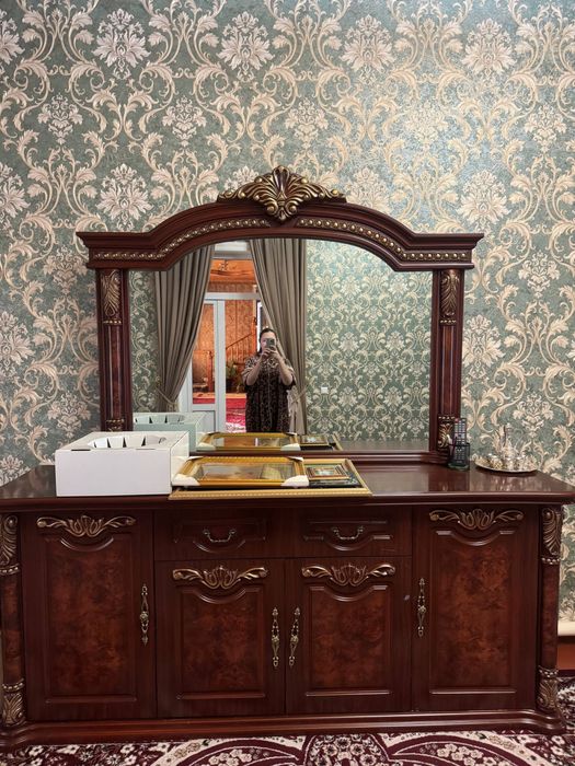 Зал ва ётоқхона мебели комплект сотилади