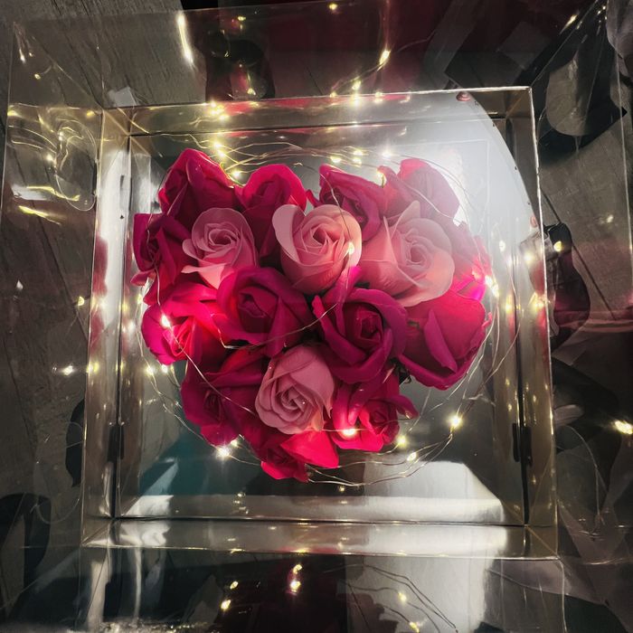 УНИКАЛЕН и красив подарък за любимата жена : Кутия със сапунени рози