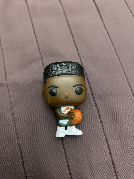 Kinder Joy Stranger Things очень странные дела. фигурки