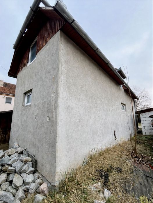 Clădire P+1 – 96 mp | Zonă centrală Ștei | Ideal investiție