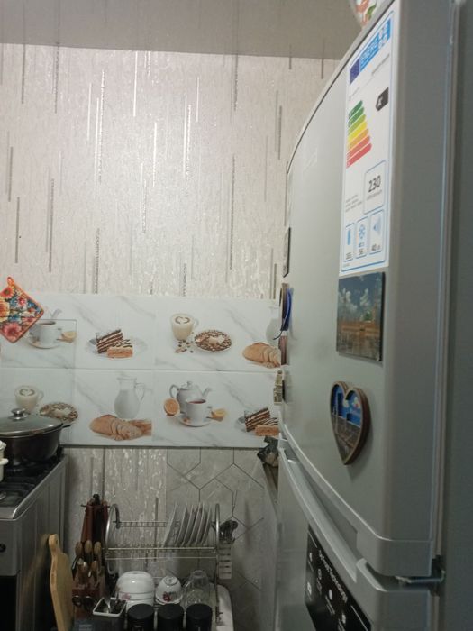 1 xona 3-etaj  4-mkrn yangi remontli 20.500$ srochno