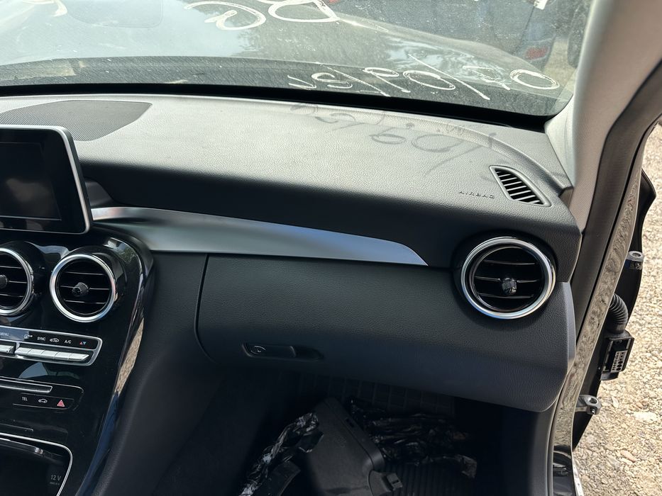 Табло със десен airbag за Мерцедес W205 C220 след 2015г.!