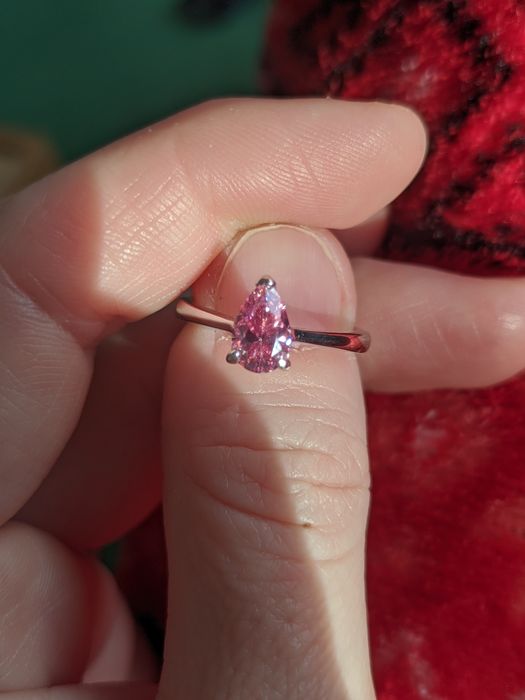 Сребърен пръстен с мойсанит