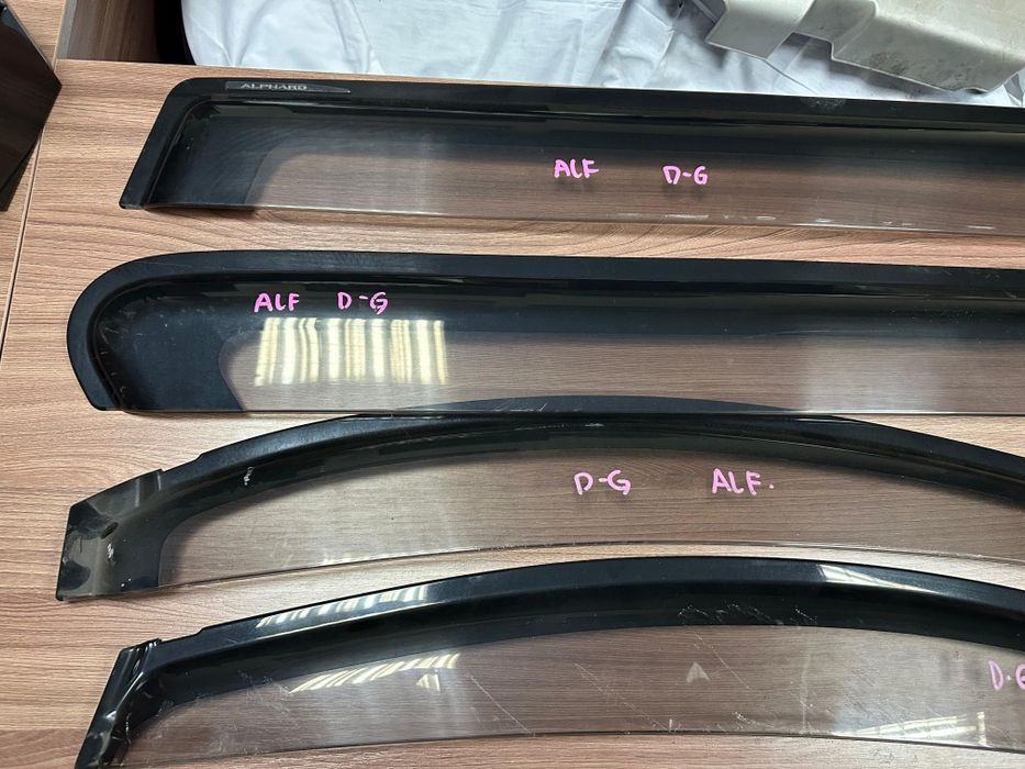 Ветровки на Альфард