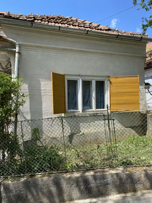 Vand Casa in Cugir ,Cindeni 2camere ,bucatarie,baie,hol,23000€