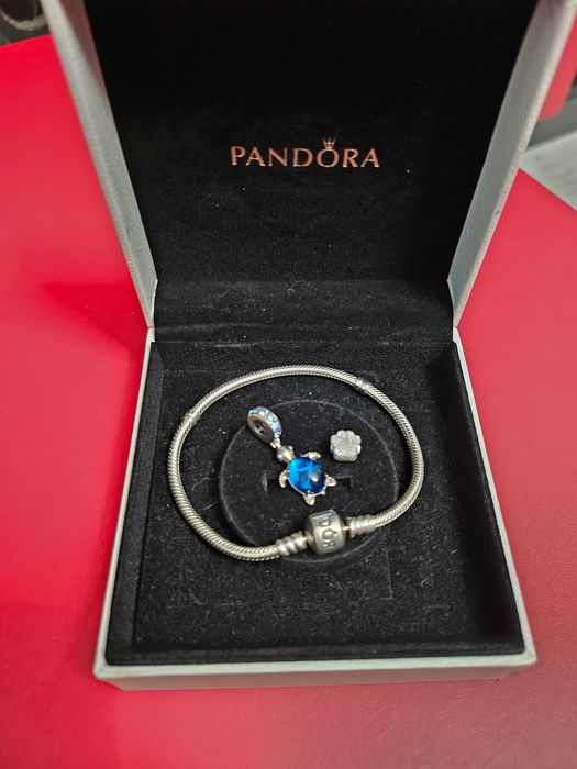 гривна на Pandora