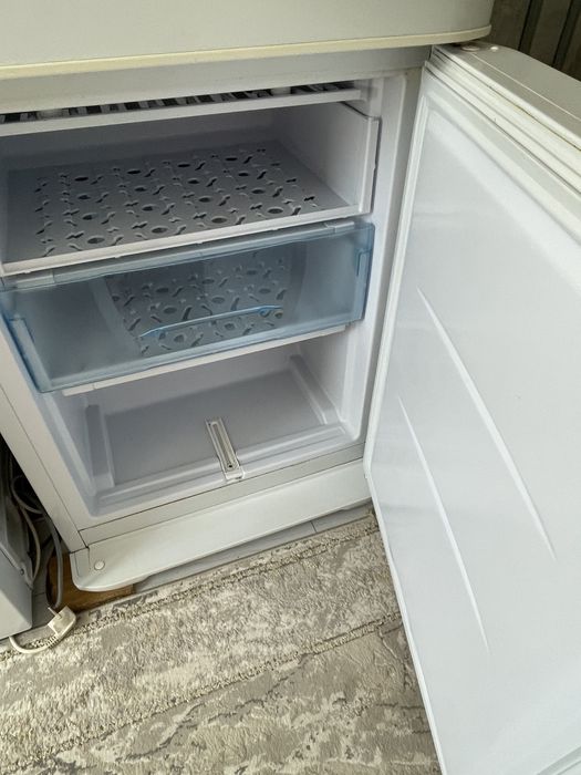 Продается б/у Холодильник