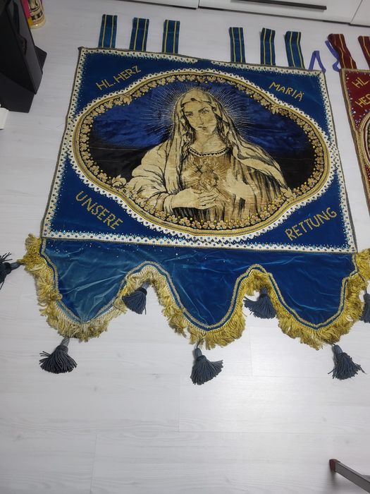 Carpete sau steaguri bisericesti
