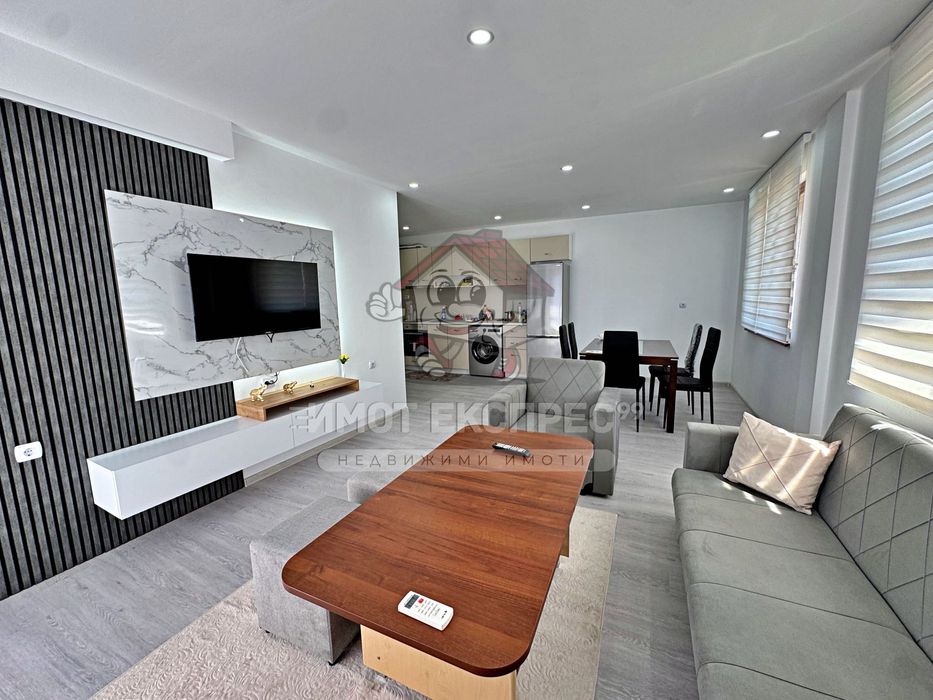 Обзаведен тристаен апартамент, нов, панорамна гледка, кв.Баба Тонка