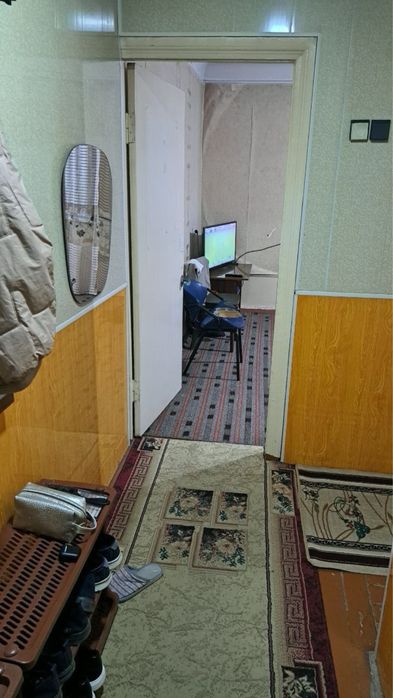 Чиланзар-13  напротив Фархадского 1/5/5  36м2 без ремонта