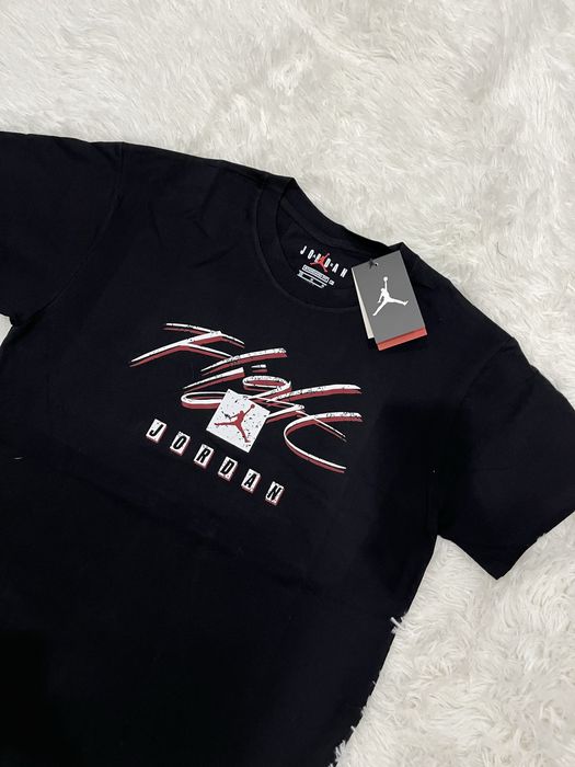 Футболка Jordan.