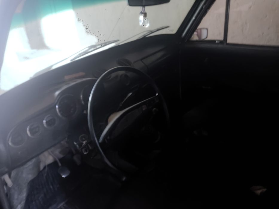 lada  vaz 21011 mashina